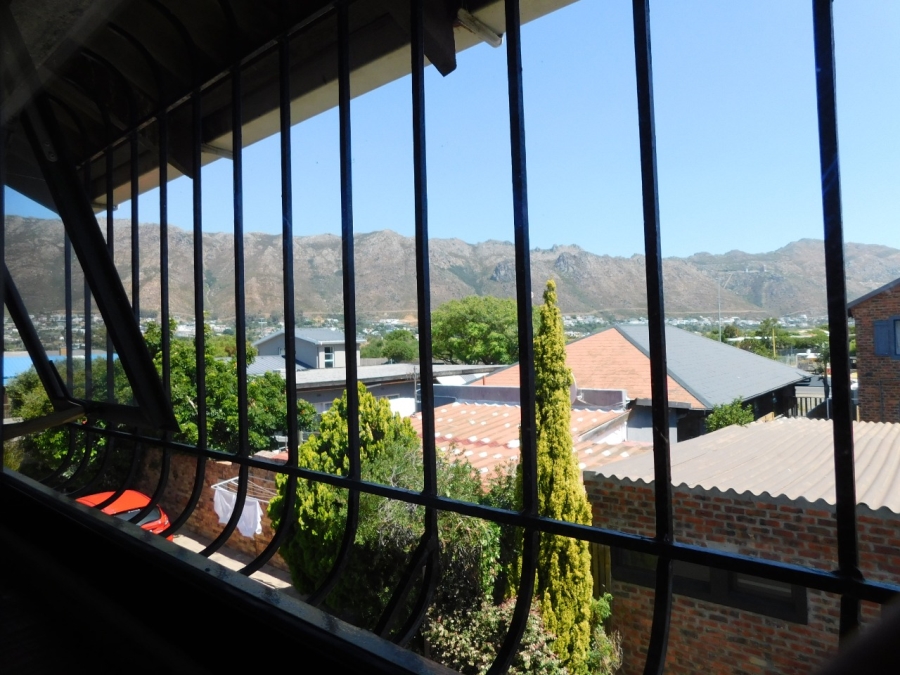 5 Bedroom Property for Sale in Gordon Strand Estate Western Cape